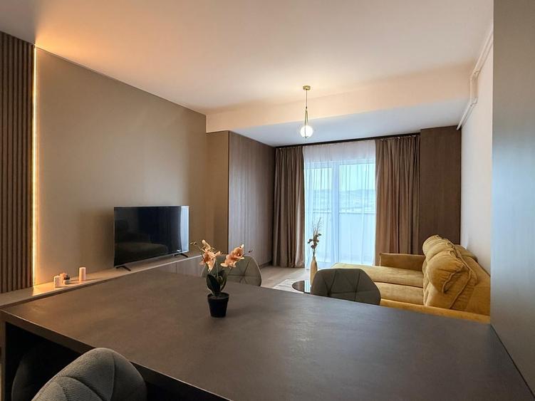Apartament cu 2 camere semidecomandat, mobilat în Florești