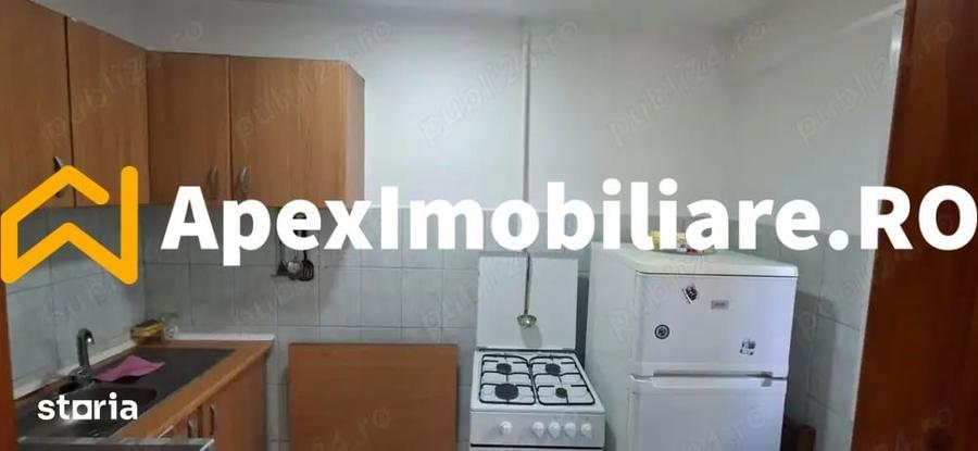 Garsonieră decomandată în Tei