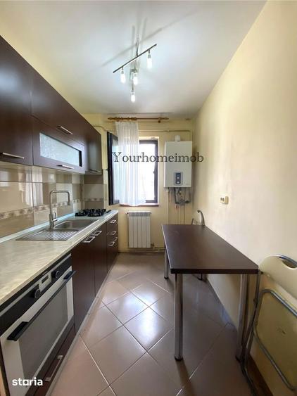 Apartament cu 2 camere semidecomandat în Craiovița Nouă