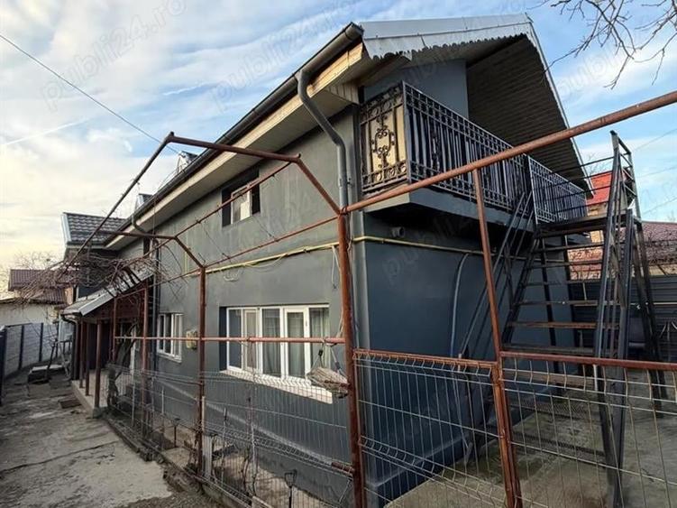 Casă individuală cu 3 camere cu Canalizare în Bariera Vâlcii