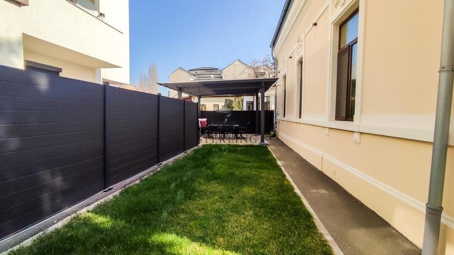 Casă individuală cu 8 camere cu Canalizare în Calea Călărașilor