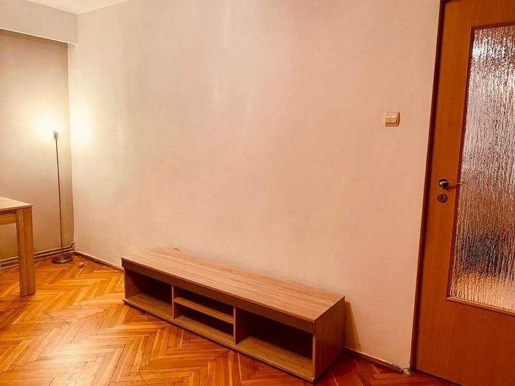 Apartament cu 2 camere decomandat în Exterior Vest