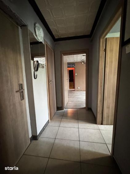 Apartament cu 3 camere semidecomandat în Tătărași