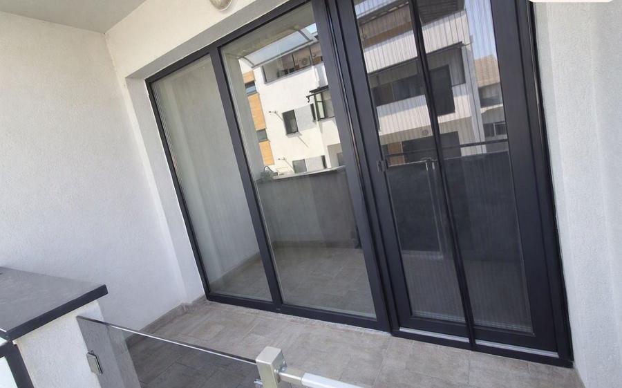 Apartament cu 3 camere decomandat în Turnișor
