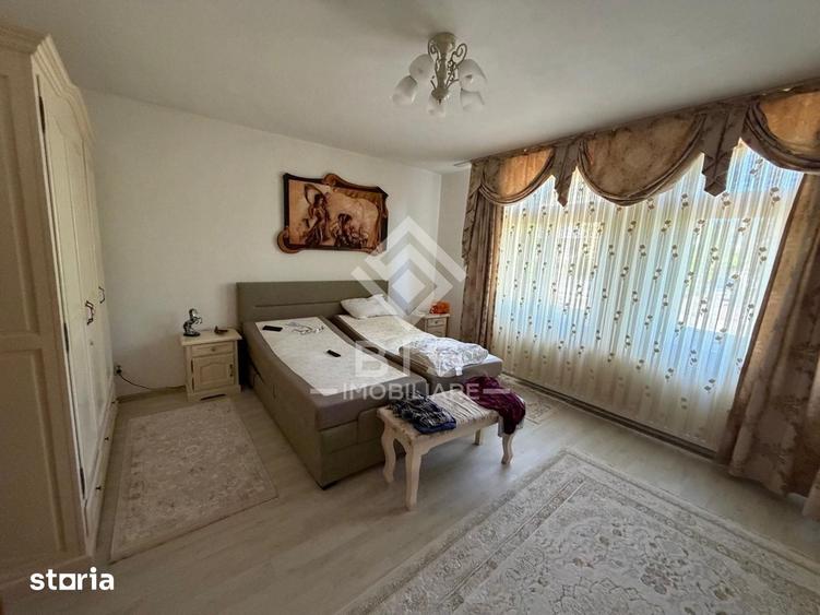 Casă cu 10 camere cu Teren 1400 Mp în Unirea