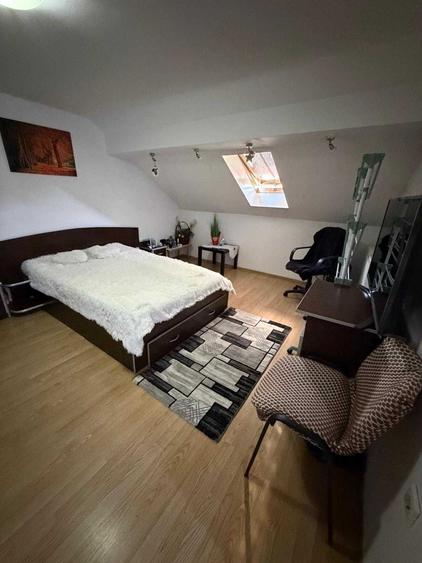 Apartament cu 4 camere decomandat în Exterior Vest