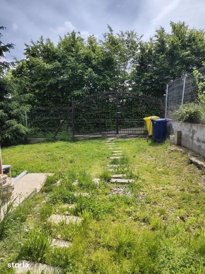 Casă cu 5 camere cu Teren 425 Mp în Sadu