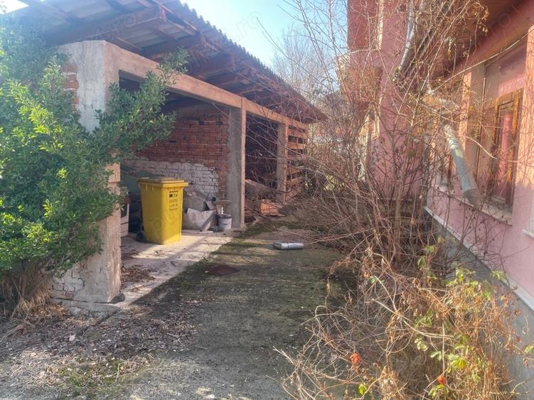 Casă cu 6 camere în Sebiș