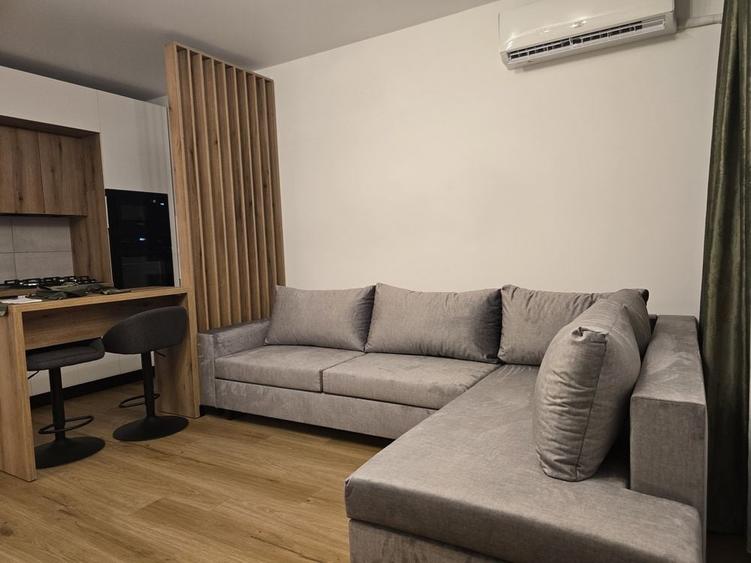 Apartament cu 2 camere semidecomandat în Apărătorii Patriei