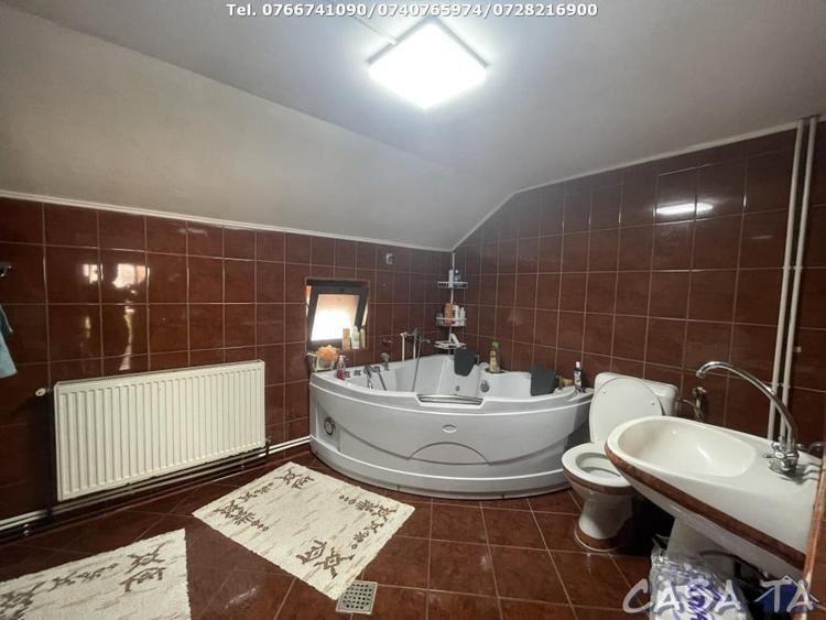 Casă individuală cu 6 camere cu Garaj în Drăguțești