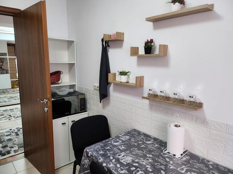 Apartament cu 2 camere decomandat, mobilat în Splaiul Unirii