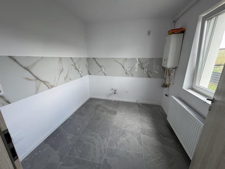 Apartament cu 2 camere semidecomandat în Sud