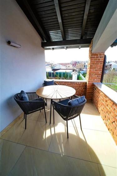 Apartament cu 3 camere decomandat, mobilat în Ultracentral