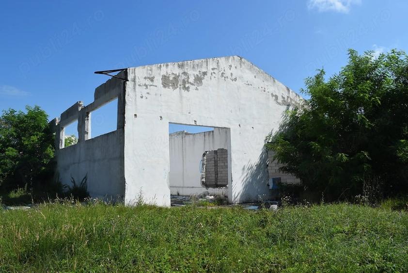 Teren de 50500 mp, în Central