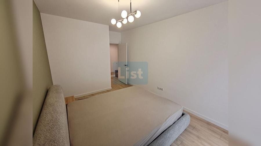 Apartament cu 3 camere semidecomandat, mobilat în Florești