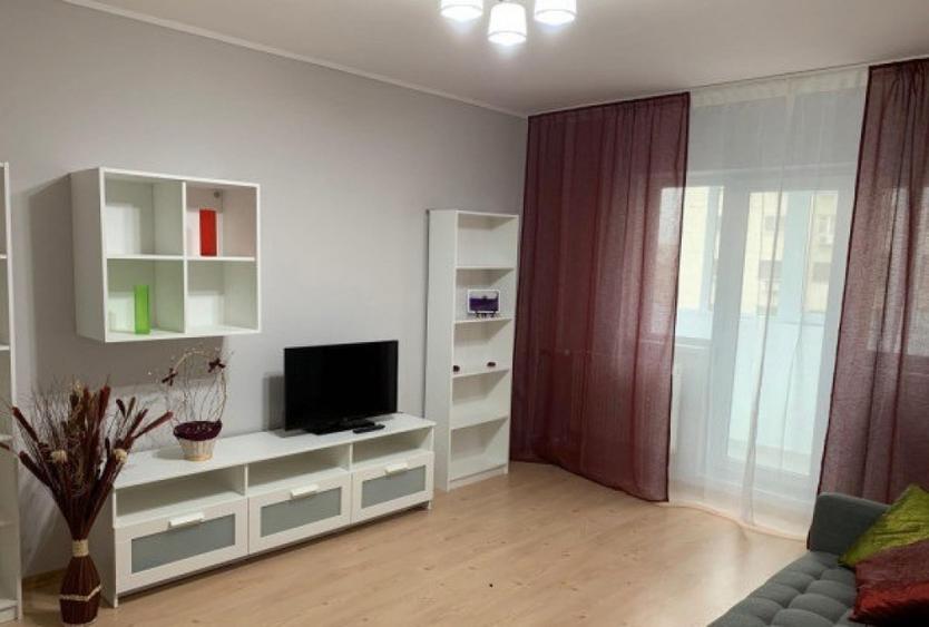 Apartament cu 3 camere decomandat în Tineretului