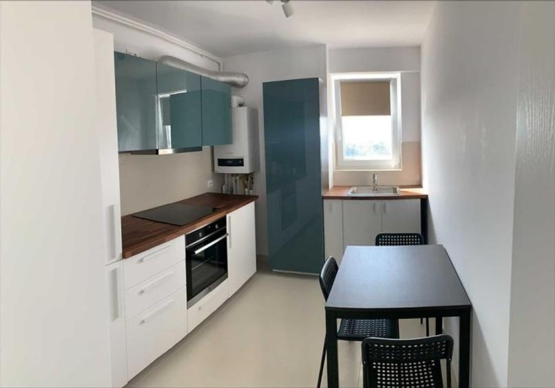 Apartament cu 3 camere decomandat, mobilat în Brâncoveanu