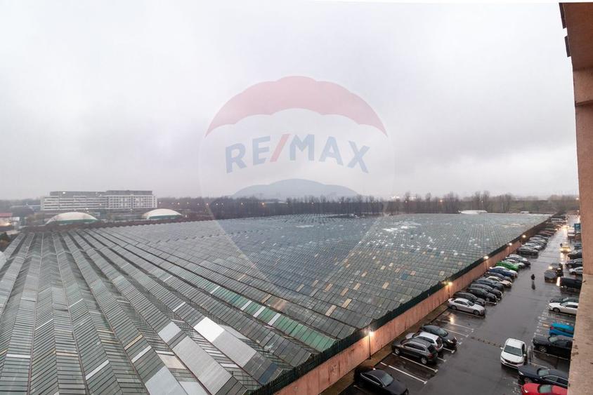 Apartament cu 2 camere semidecomandat, mobilat în Văcăresti