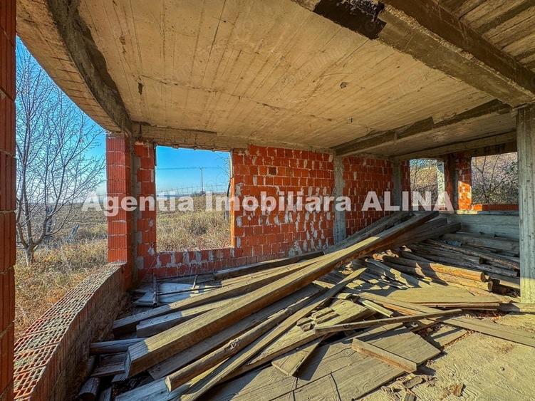 Casă cu 5 camere în Sântuhalm