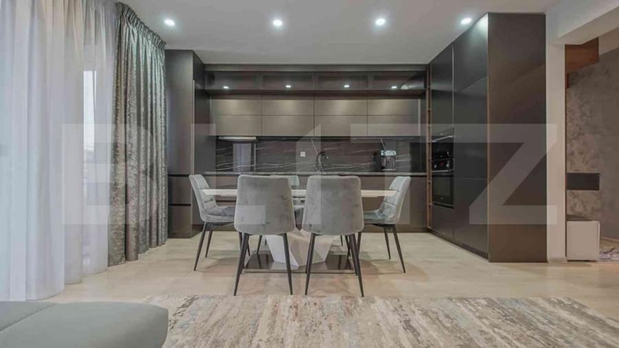 Apartament cu 4 camere decomandat în Tractorul