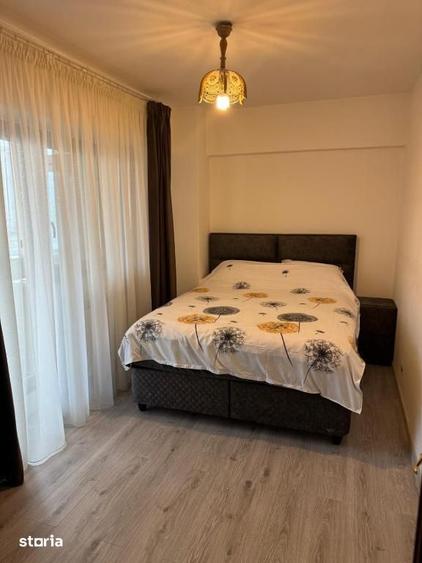Apartament cu 3 camere decomandat în Calea București