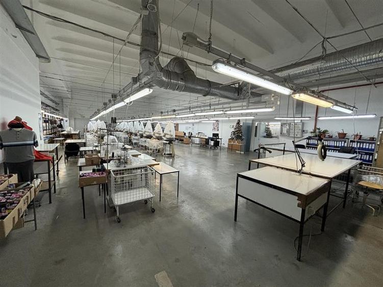 Spațiu industrial, de 30,130 mp, în Central