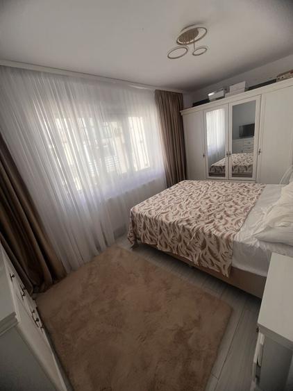Casă cu 3 camere în Olteni
