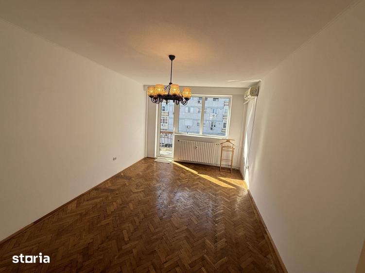 Apartament cu 4 camere decomandat în Ultracentral