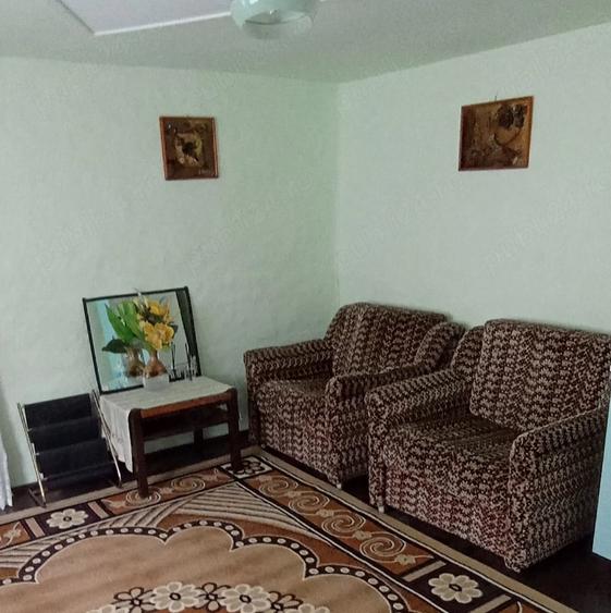 Casă cu 7 camere cu Teren 864 Mp în Central