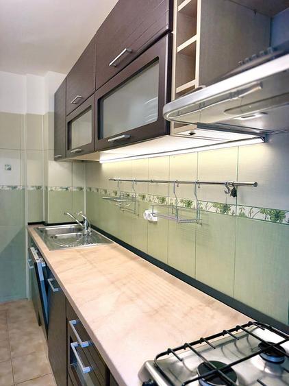 Apartament cu 4 camere decomandat în Floreasca