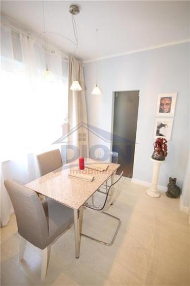 Apartament cu 3 camere decomandat, mobilat în Arcul de Triumf