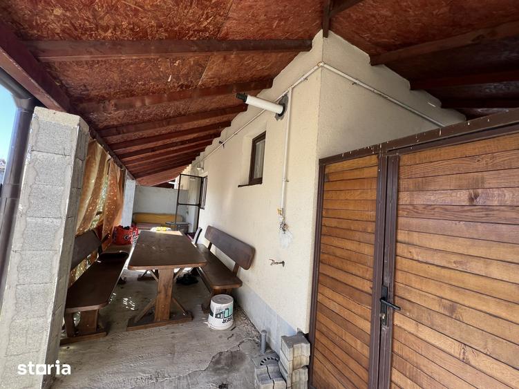 Casă cu 4 camere decomandat cu Teren 250 Mp în Țiglari