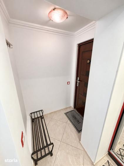Apartament cu 2 camere semidecomandat în Podu Roș