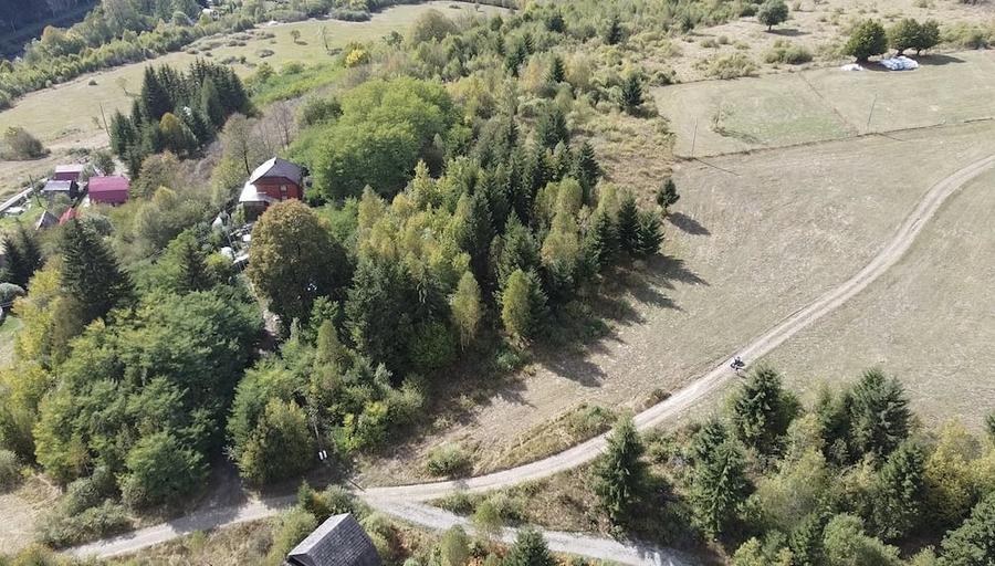 Teren de 4500 mp, în Lunca