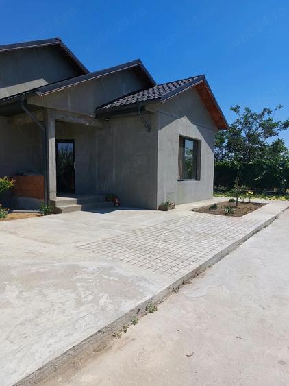 Casă cu Teren 1180 Mp în Central