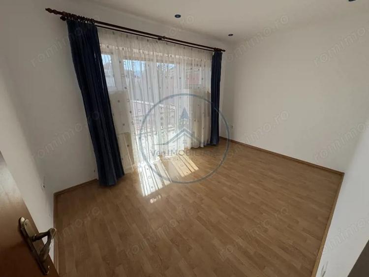 Casă cu Teren 1000 Mp în Calea Moldovei