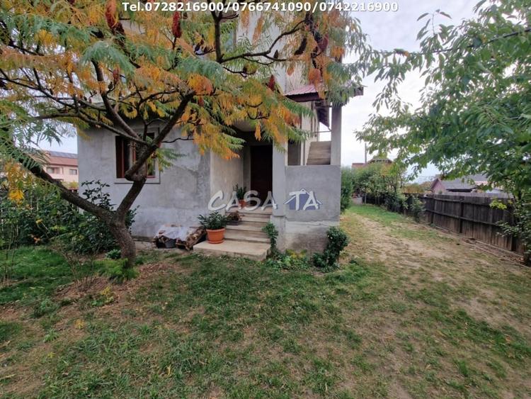 Casă individuală cu 5 camere cu Canalizare în Primăverii
