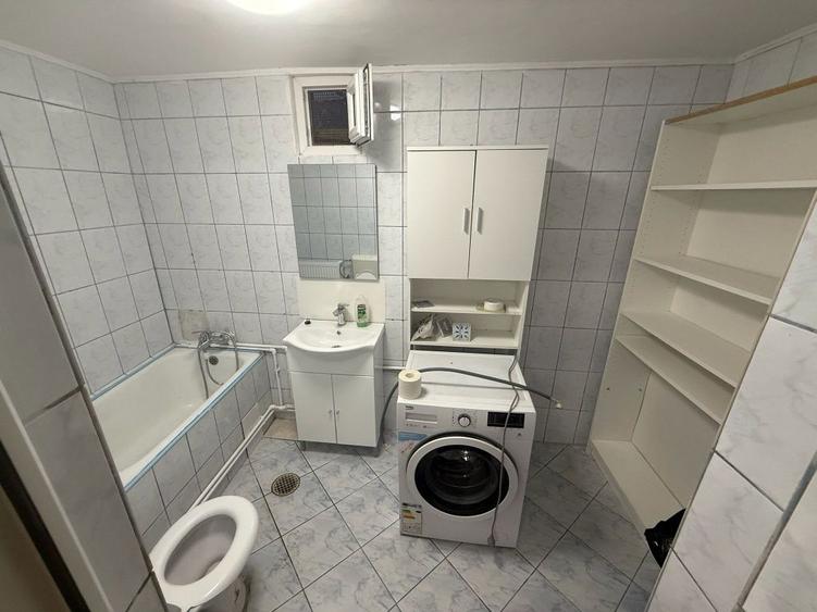 Casă cu 2 camere decomandat în Central