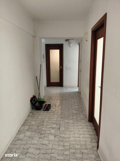 Apartament cu 3 camere decomandat în Gara de Nord