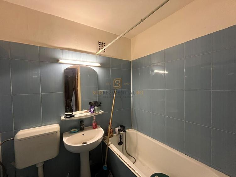 Apartament cu 3 camere semidecomandat, mobilat în Berceni