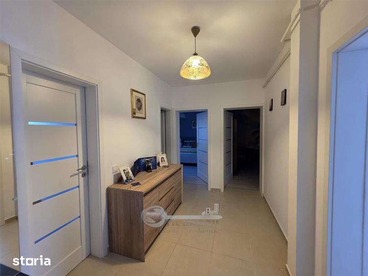 Apartament cu 3 camere decomandat în Valea Lupului