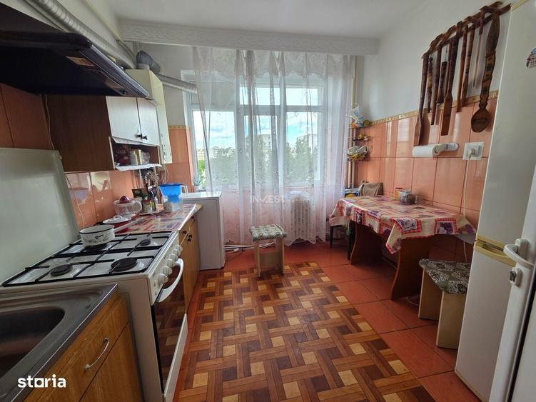Apartament cu 3 camere decomandat în Alexandru cel Bun