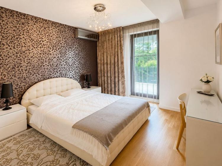 Apartament cu 3 camere semidecomandat, mobilat în Iancu Nicolae