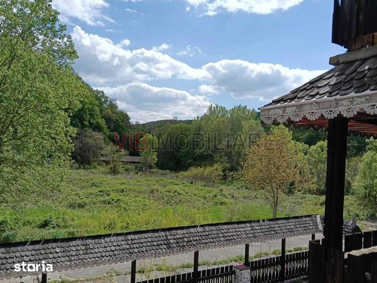 Teren de 8900 mp, în Central