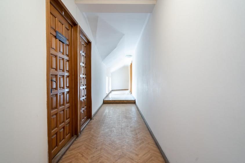 Casă individuală cu 16 camere cu Canalizare în Unirii