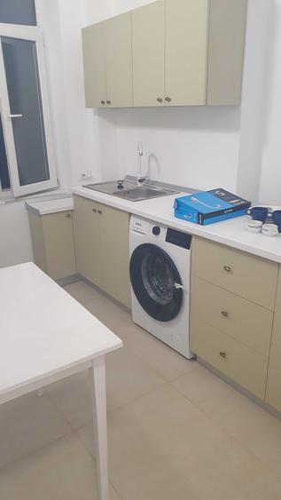 Garsonieră decomandată în Central