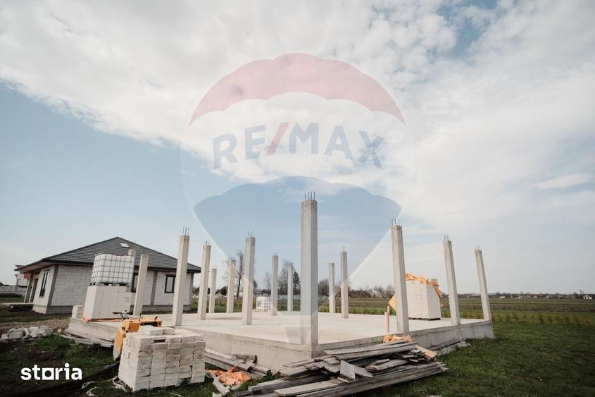 Casă cu 4 camere cu Teren 1000 Mp în Frătăuții Vechi