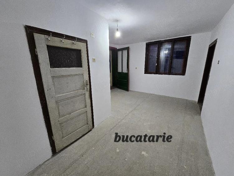 Casă cu 6 camere cu Teren 1000 Mp în Armeniș