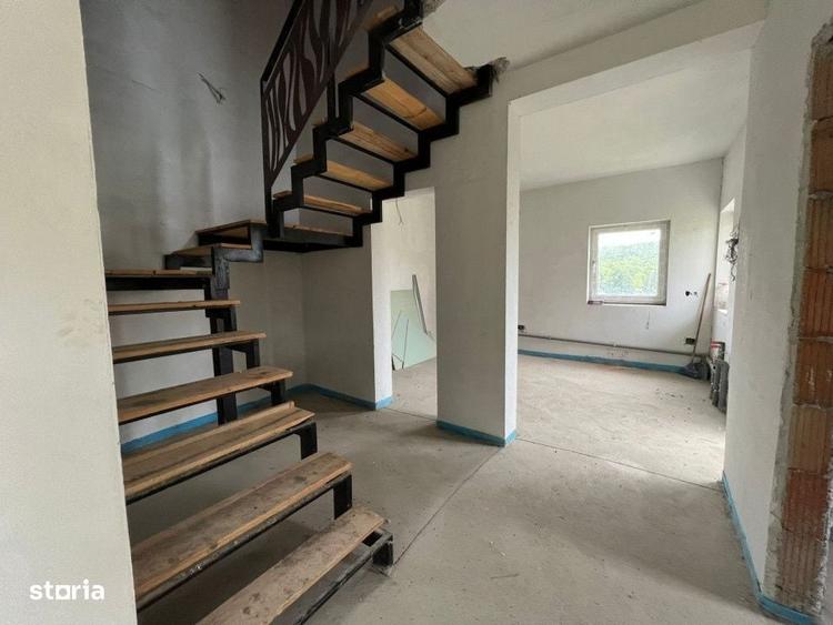 Casă cu 3 camere cu Teren 378 Mp în Gilău