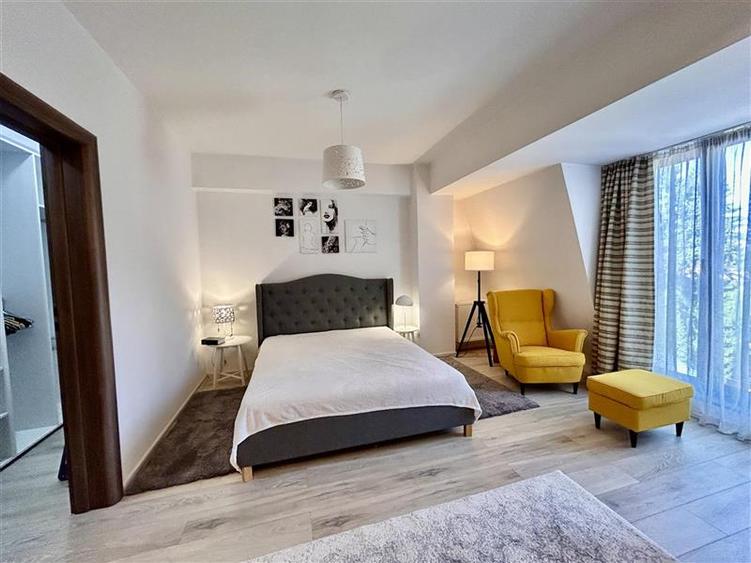 Apartament cu 3 camere decomandat, mobilat în Centrul Civic